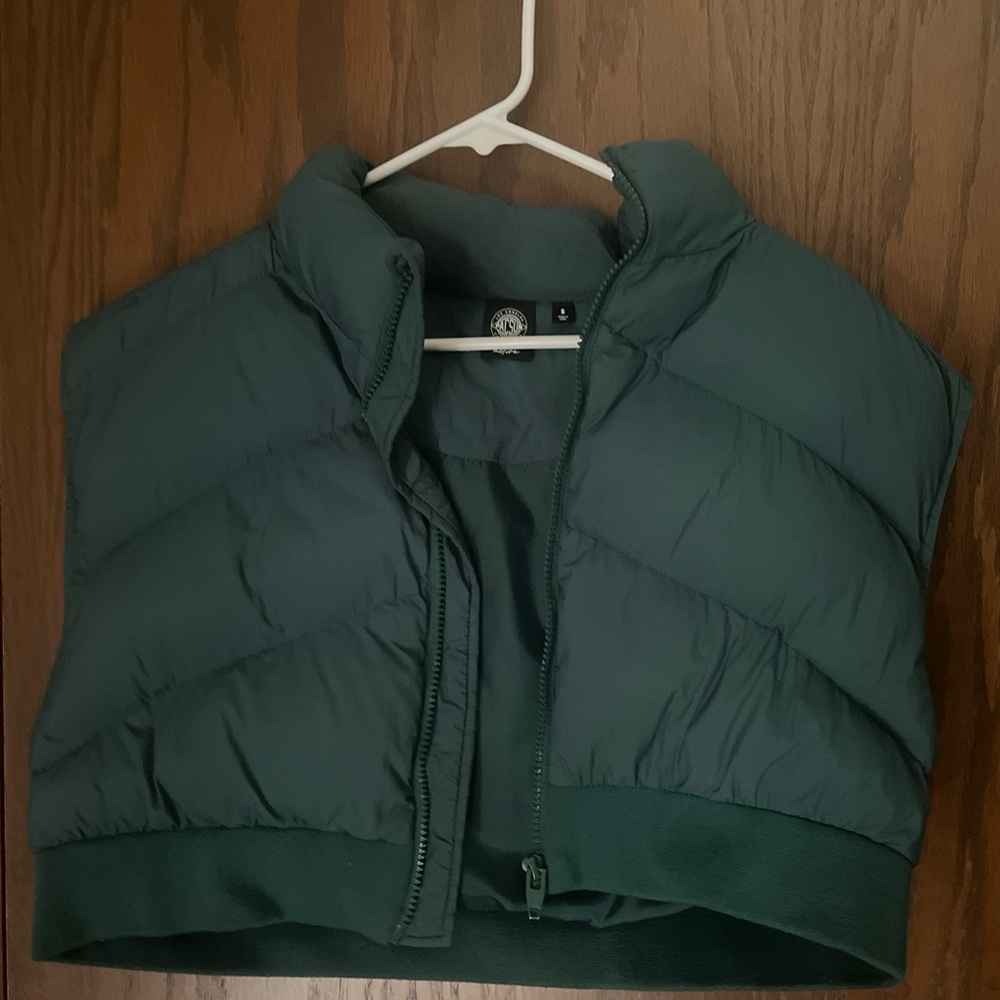Green pacsun cropped puffer vest.